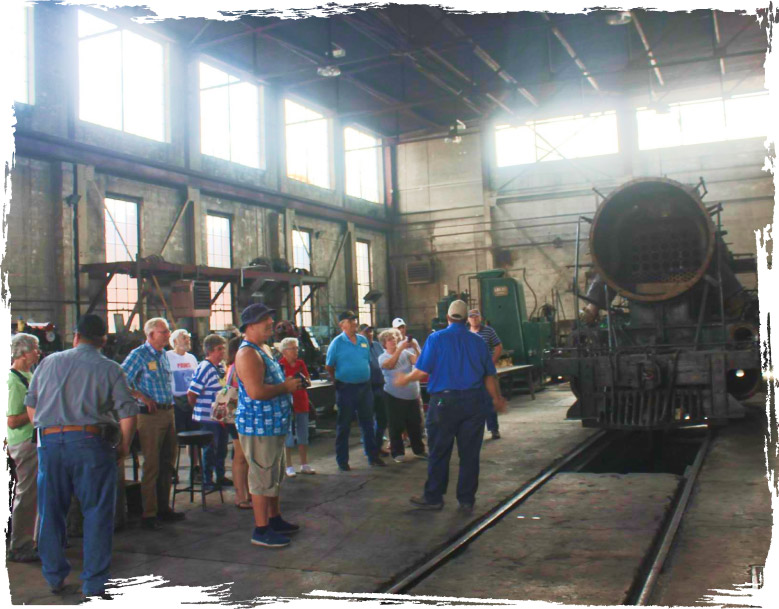 elderly group of people, exploring and enjoying the NNRY workshop